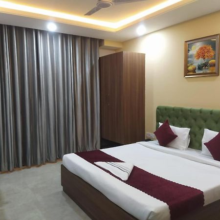 Limewood Stay - Near Golf Course Road Γκουργκάον Εξωτερικό φωτογραφία